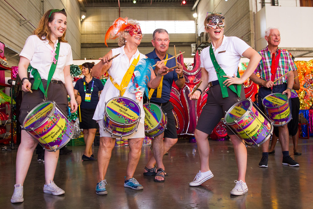 Combo Transfer In+Out Aeroportos do Rio + Ingresso Carnaval Experience
